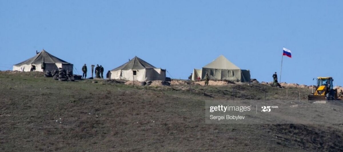 Полевой лагерь российских военных на границе Армении и Карабаха попал на фото