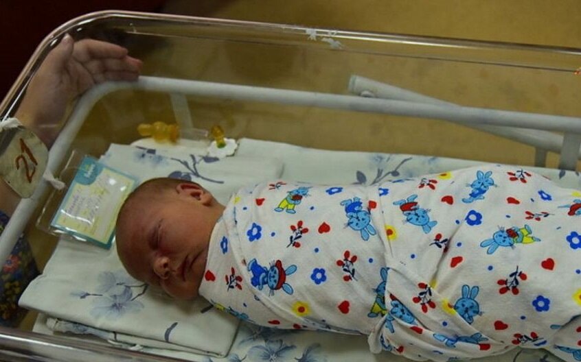 Небывалое чудо в Новосибирске: женщина родила 6-килограммового ребенка 