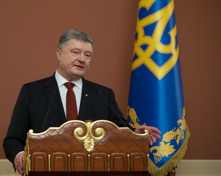 Порошенко заявил, что Россия хочет "уничтожить украинское государство", и пообещал дать отпор - кадры