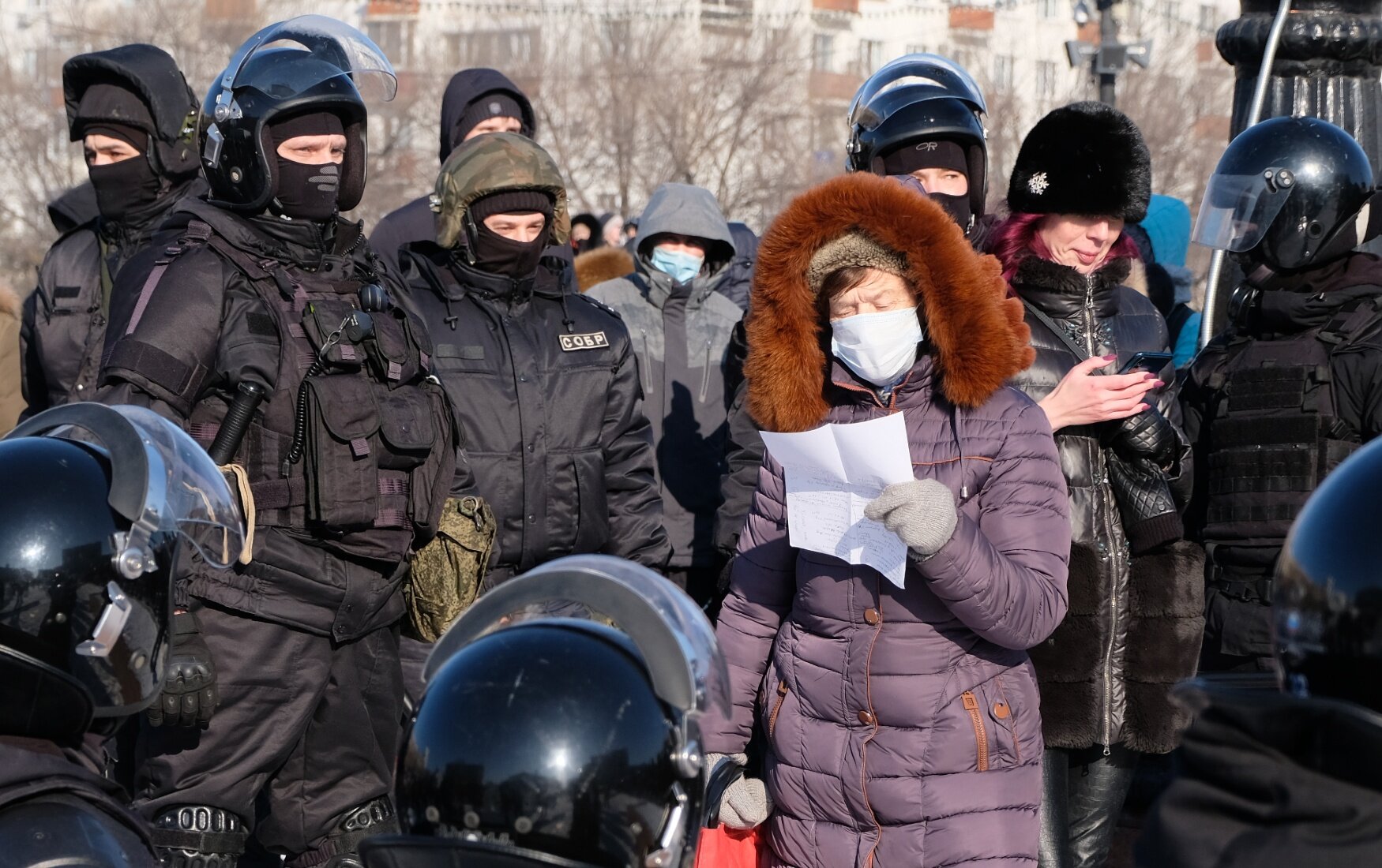 На Дальнем Востоке на митинг за Навального люди вышли в сильный мороз: задержано свыше 45 граждан