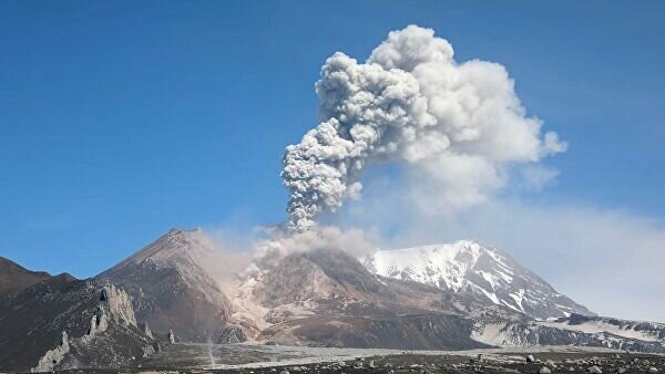 "Разбушевался" опасный вулкан Камчатки Шивелуч - неся угрозу местному населению