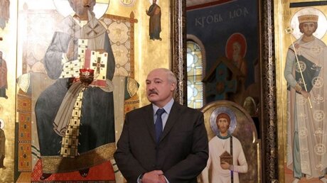 Лукашенко предупредил о "горячей войне" в Белоруссии, реагируя на штурм Капитолия"