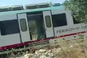 италия, столкнулись два поезда, фото, видео, жертвы