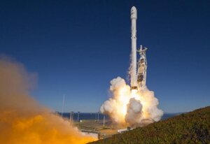 ракета, Falcon 9, мыс Канавернал, секретный спутник, США, Space X, космический аппарат, околоземная орбита, секретная миссия Zuma, ступень ракеты