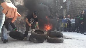 киев, беспорядки, администрация порошенко, мтинг, покрышки, нацгвардия, штурм 