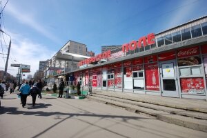 новости россии, новости москвы, женщина с головой ребенка, октябрьское поле