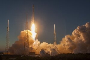Falcon 9, Dragon, МКС, происшествия, техника, космос