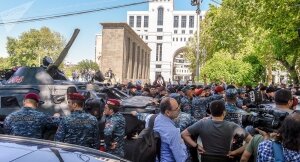 Армения, Ереван, Протесты, Подробности, Полиция, БТРы
