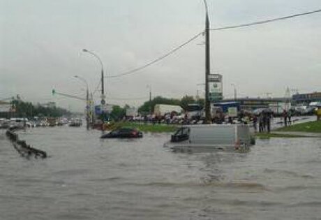Венеция в Москве: Жители выкладывают в соцсети фото затопленного города