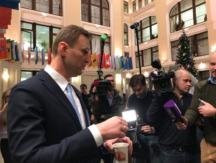 ЦИК РФ принял документы от Навального