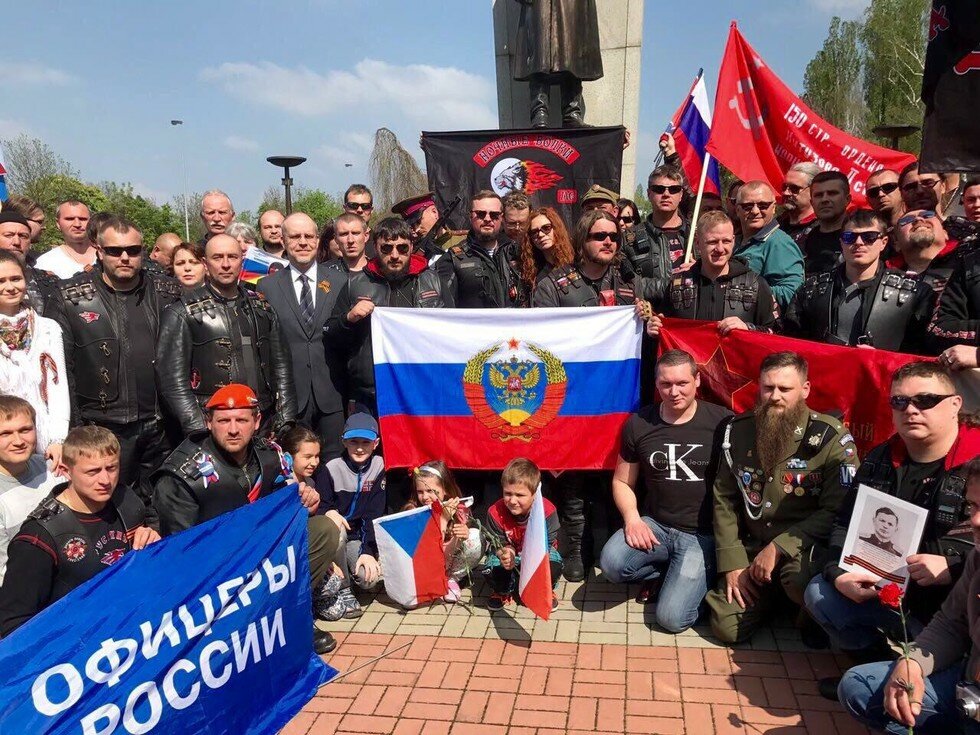 Жители Праги протестовали против приезда путинских «ночных шакалов»