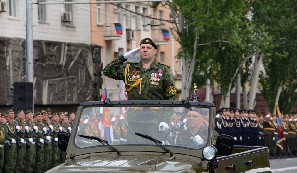 В Донецке прошёл парад в честь 74-й годовщины Победы в ВОВ В Донецке прошёл парад в честь 74-й годовщины Победы в ВОВ