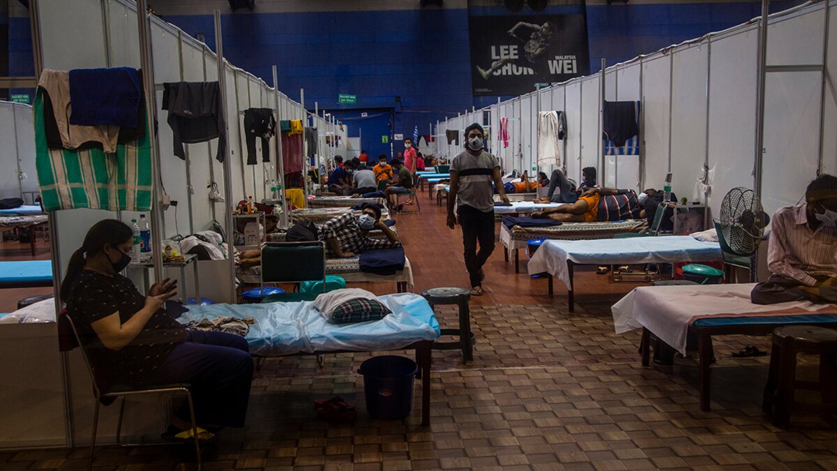 ​Неизвестная болезнь в Индии перепугала всю страну: госпитализированы сотни человек