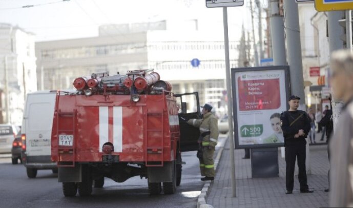 В шести торговых центрах столицы из-за угрозы теракта срочно эвакуируют людей - СМИ