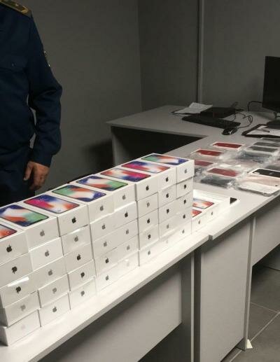 Украинец пытался незаконно завезти в Одессу партию Iphone X, общей стоимостью более 1 миллиона гривен