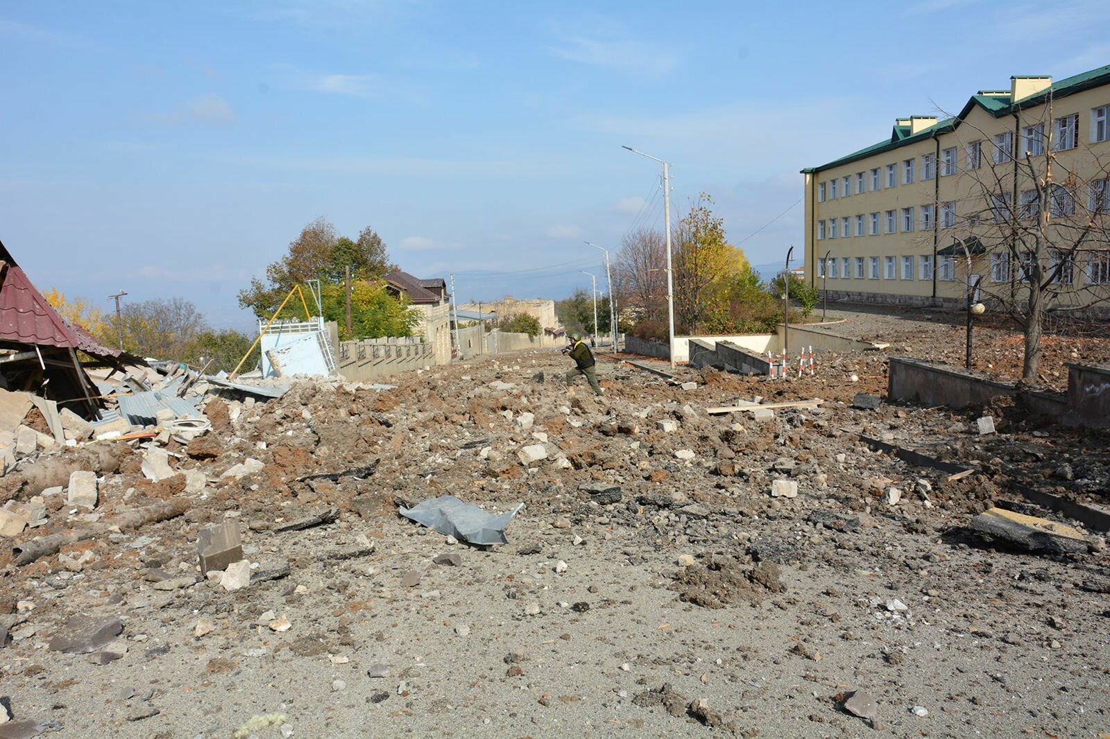 Разрушения в Шуши после атаки Азербайджана показали на видео