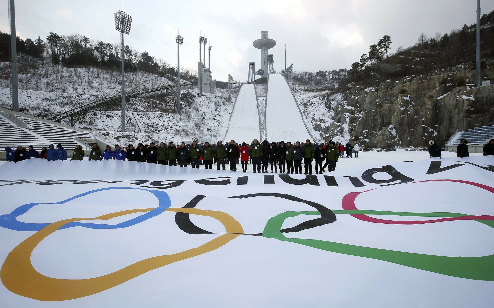 Страны Европы, опасаясь угодить в ядерный котел, пригрозили бойкотом Олимпиады в Южной Корее