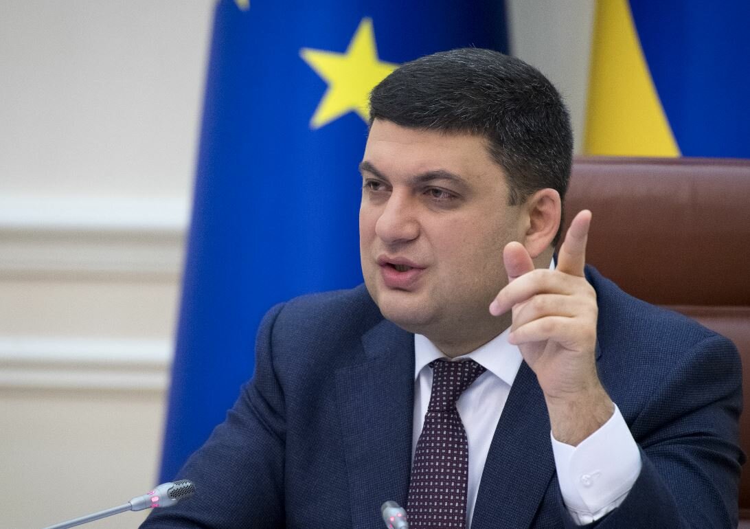 Гройсман пошел против Порошенко, поддержав радикалов, устроивших торговую блокаду Донбасса