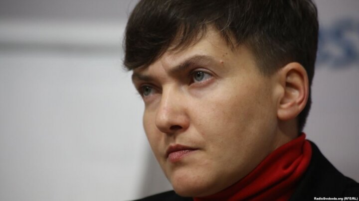 "Пока вы не ломаете эти кости правительству и президенту", - Савченко рассказала, что, по ее мнению, народ должен делать под Верховной Радой