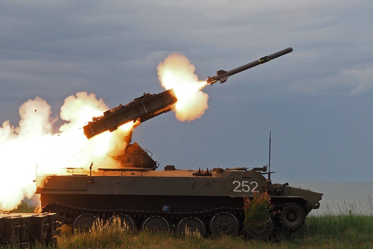 В Сети показали кадры успешного испытания новейшей российской зенитной ракеты "Стрела-9М333"