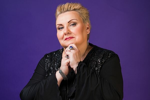 В ДТП близ Киева погибла известная артистка "Дизель шоу" Марина Поплавская