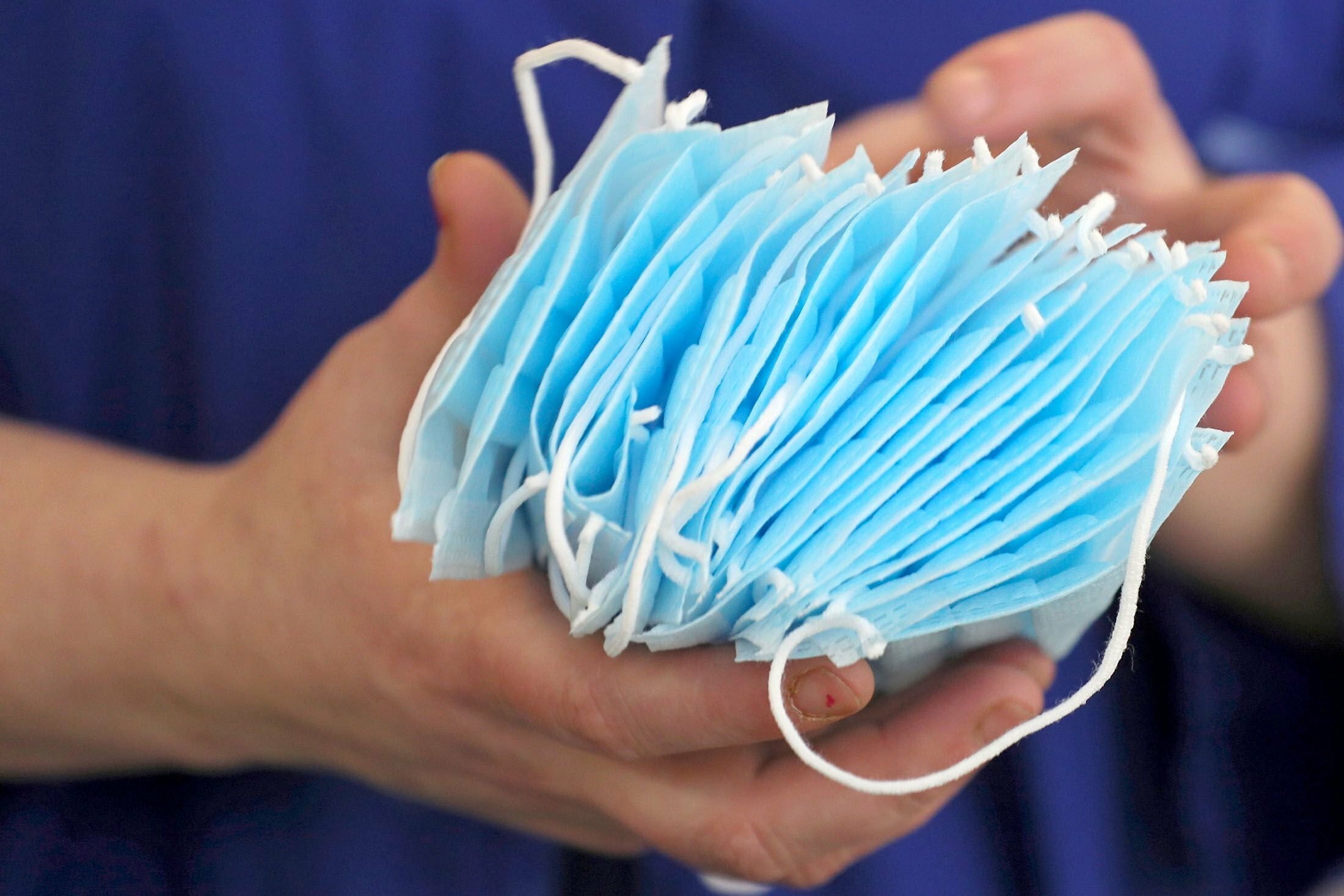 Коронавирусный батон: россиянка купила хлеб с "сюрпризом" внутри