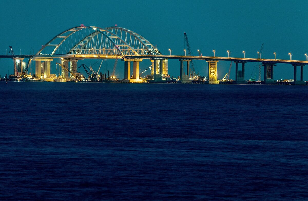 "Теперь будем ближе", - россияне, проехавшие по мосту в числе первых, рассказали о своих впечатлениях