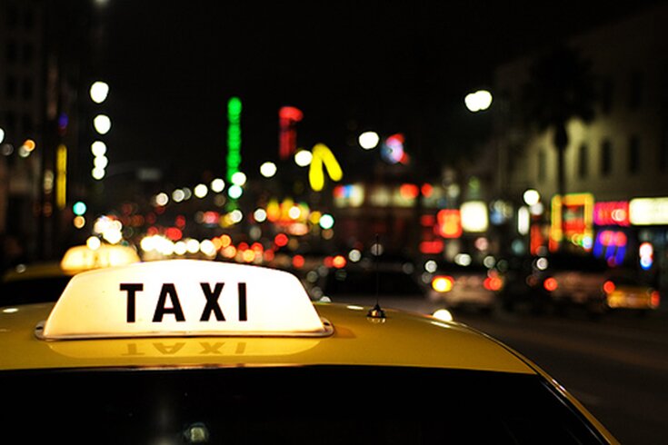 В Москве таксист отвез пассажирок подальше от камер наблюдения и совершил вопиющий поступок