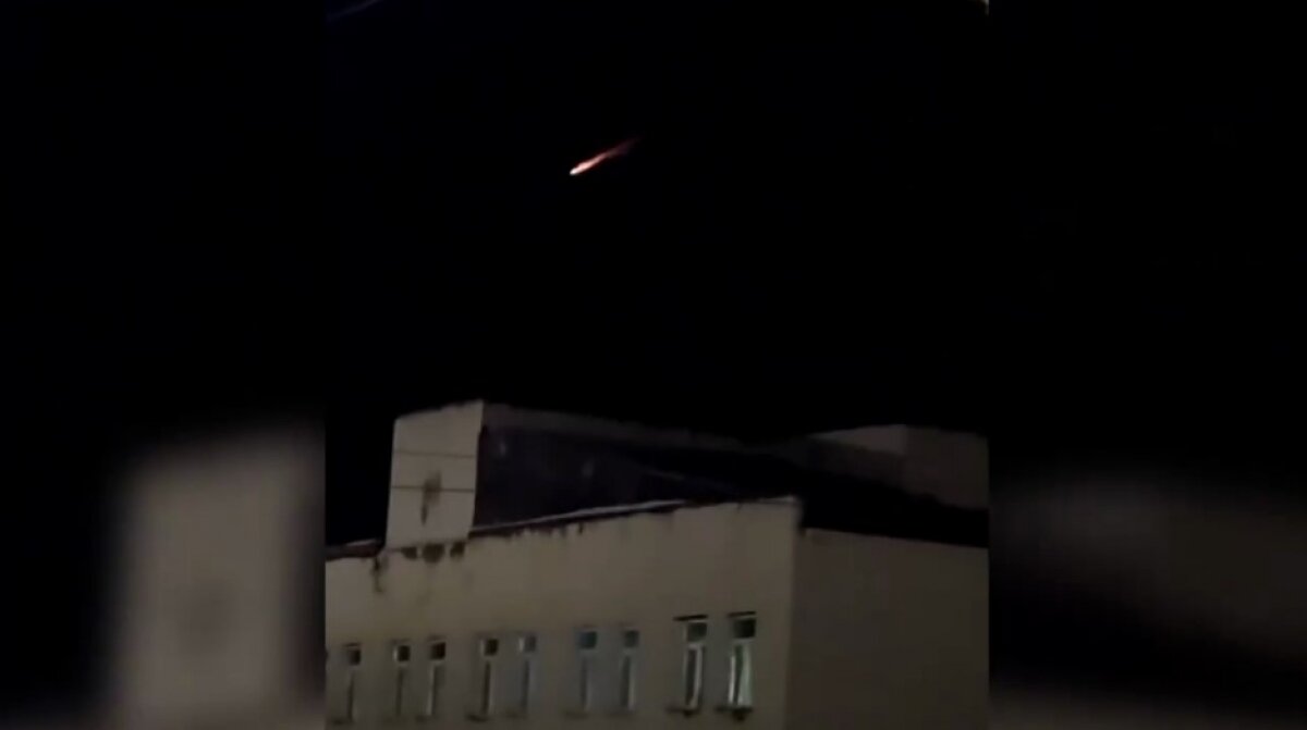 Горящий объект в небе над Якутией попал на видео и озадачил местных жителей 