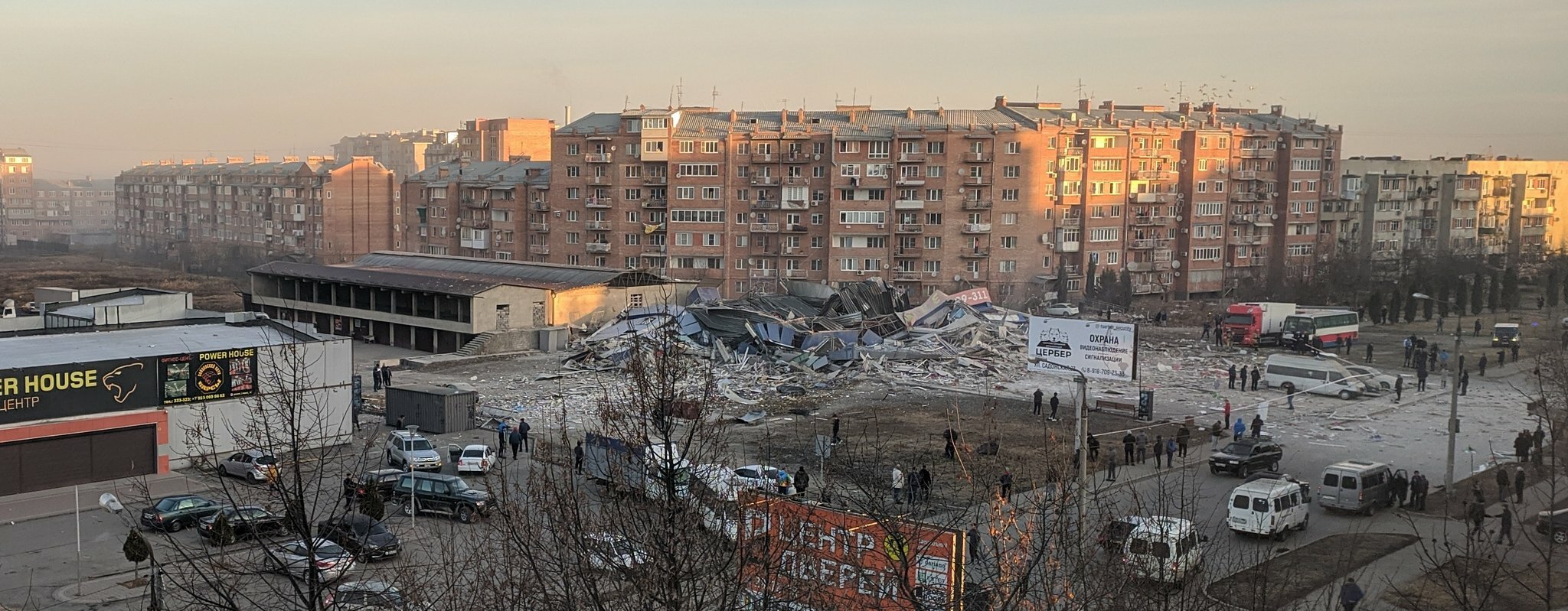 Во Владикавказе взорвался торговый центр: первые кадры с места ЧП