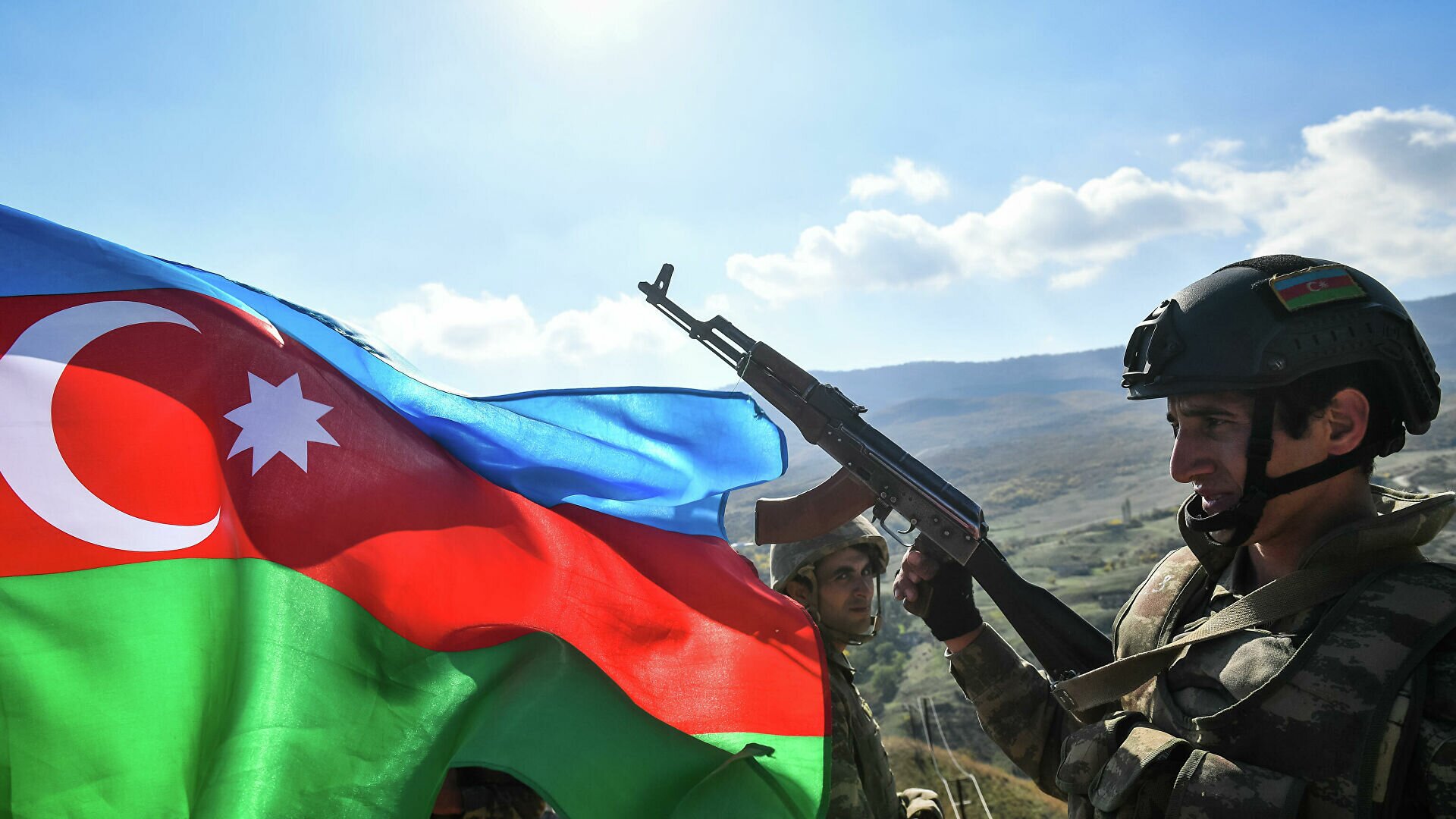 Армия Азербайджана возобновила наступление в Карабахе 
