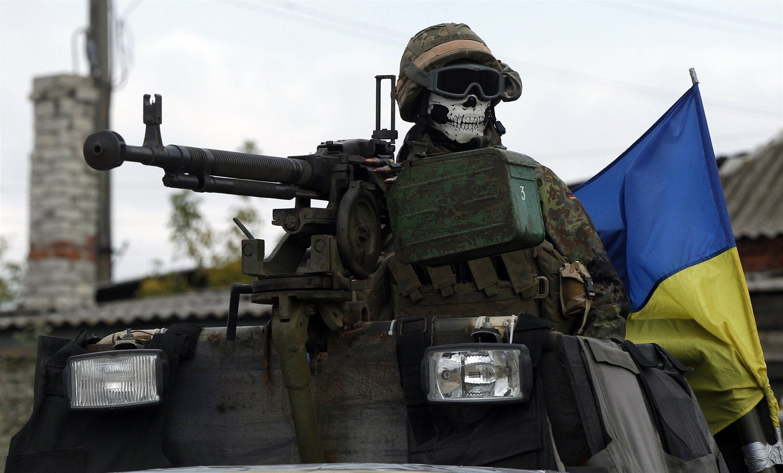 Главнокомандующий ВСУ запугивает украинцев «угрозами нападения злых русских»