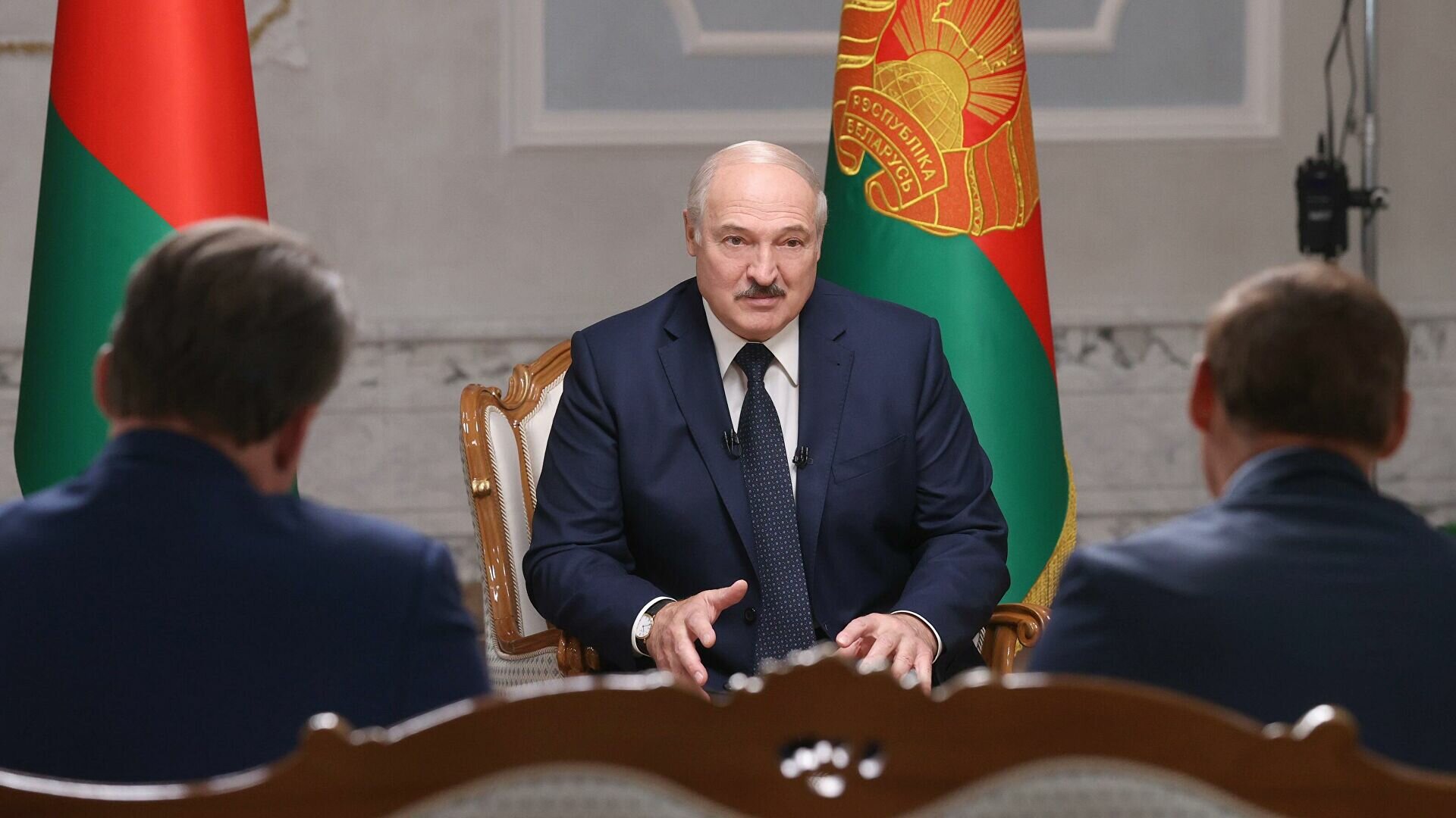 Лукашенко нашел "не отмороженных" среди отчисленных из-за протестов студентов