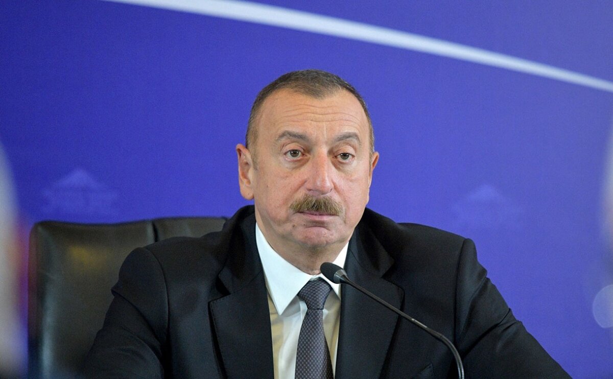 Алиев рассказал, когда армия Азербайджана остановит наступление на Карабах