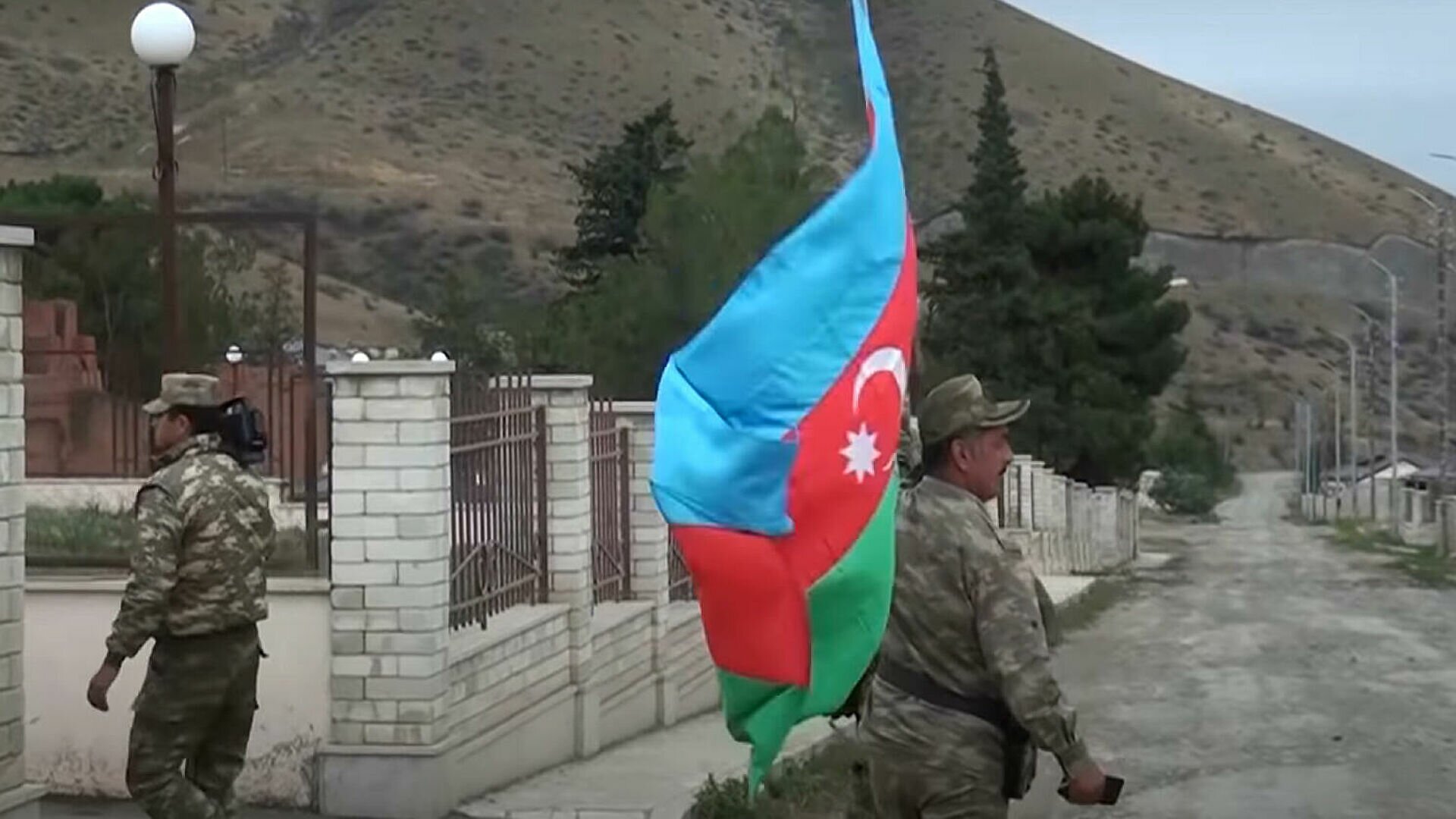 Баку прервал молчание после возобновления боевых действий в Карабахе