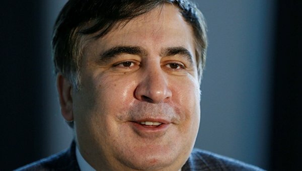 Оставшись без документов, Саакашвили попросил Порошенко его защитить 
