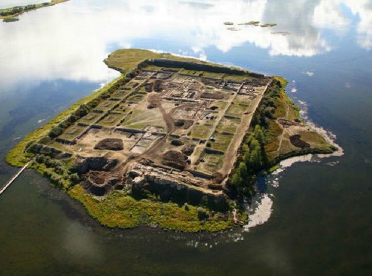 Удивительные артефакты: на территории Сибири найдены следы неизвестной науке цивилизации – кадры