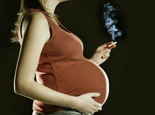 Ученые рассказали об еще одном серьезном последствии курения во время беременности