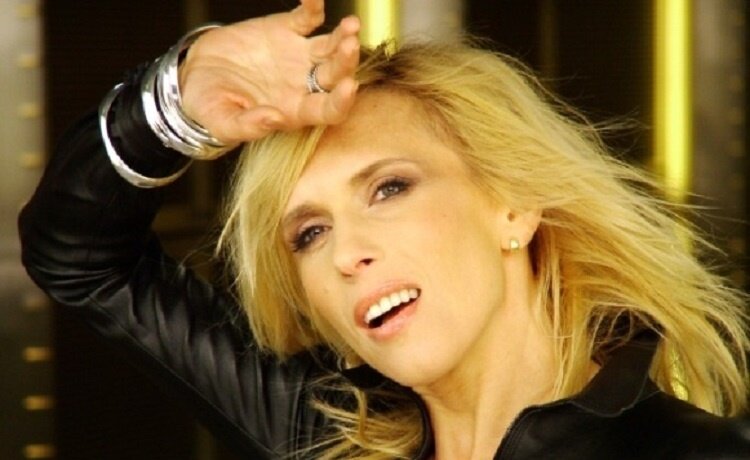 В Сети появились слухи о тайной свадьбе певицы Алены Свиридовой с молодым мужчиной - кадры