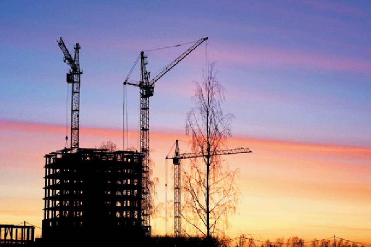 Глава ЗакС Макаров шантажирует петербургских застройщиков «зелеными метками»