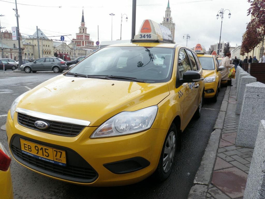 Взял двойную плату: в Москве разыскивают таксиста, который изнасиловал девушку, а потом заставил платить за проезд