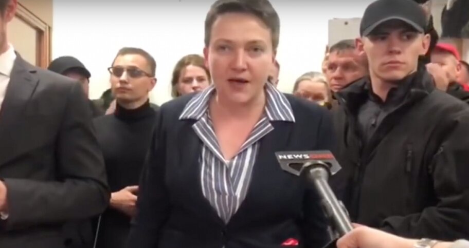 ​"Я Герой Украины", - Савченко сделала громкое заявление после освобождения из-под стражи в зале суда