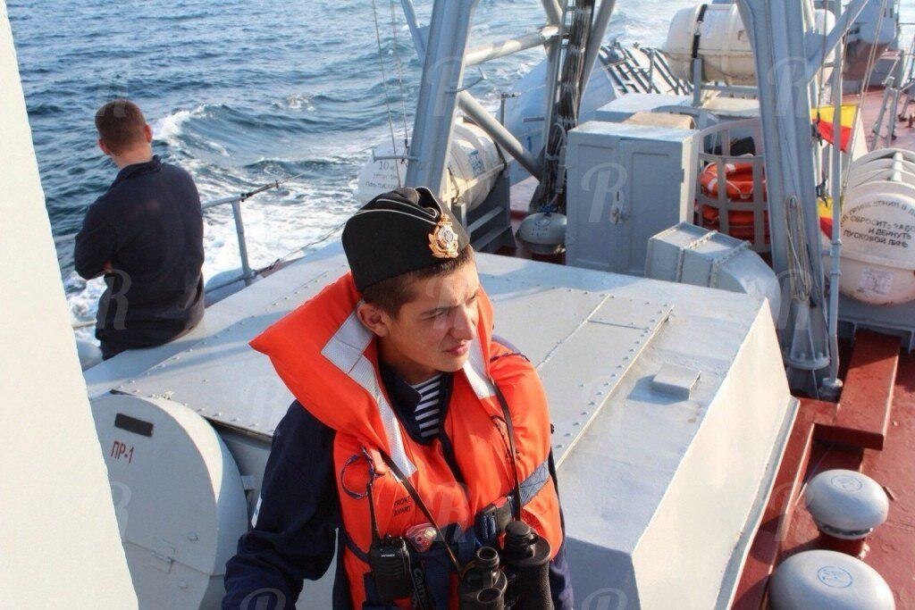 Задержание кораблей ВМС Украины в Азовском море: источник узнал об особенностях поведения моряков на допросе
