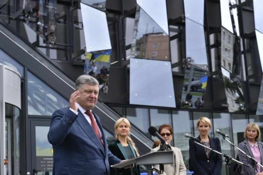 Политологи рассказали, почему Порошенко пугает украинцев утратой государственности 