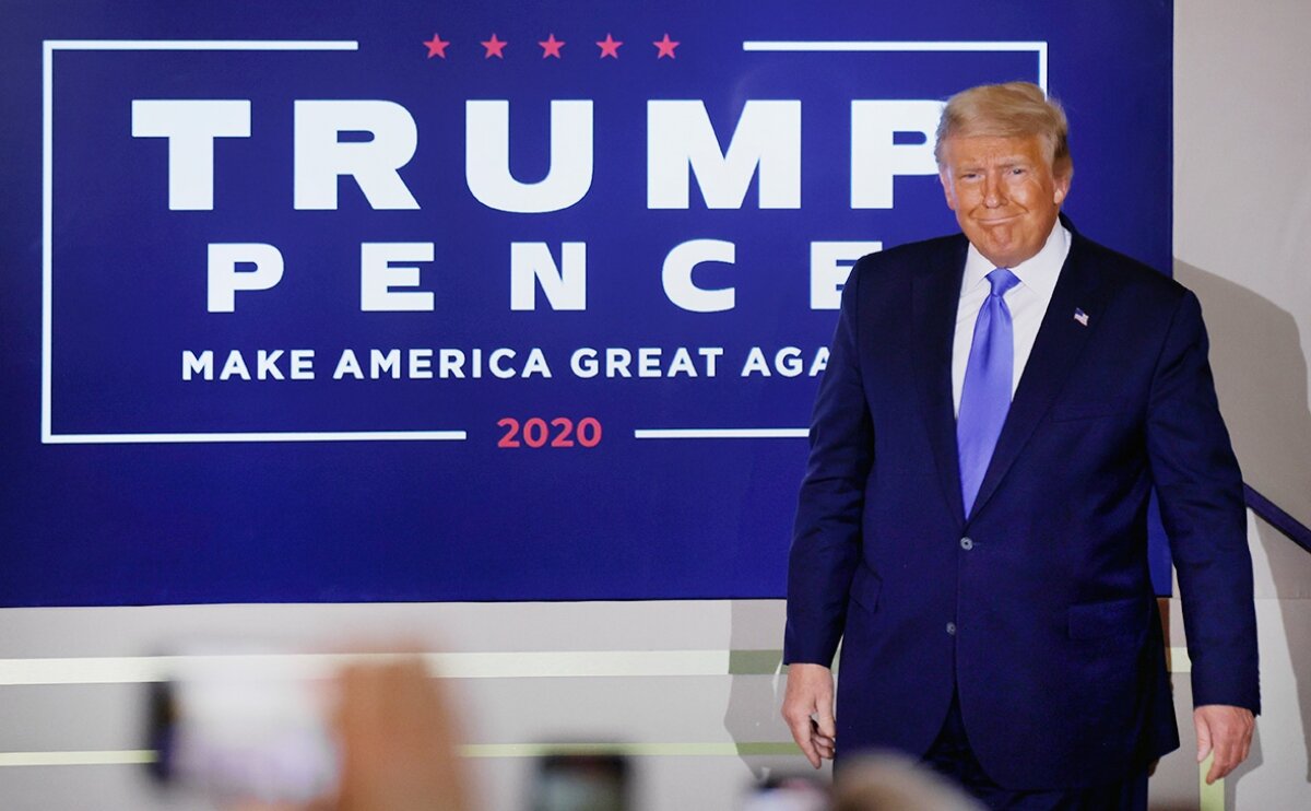 Трамп открыто выступил против ФБР на фоне "войны" с Байденом