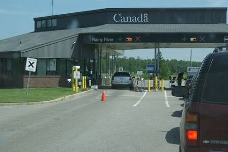 В Канаде хотят закрыть границу с США