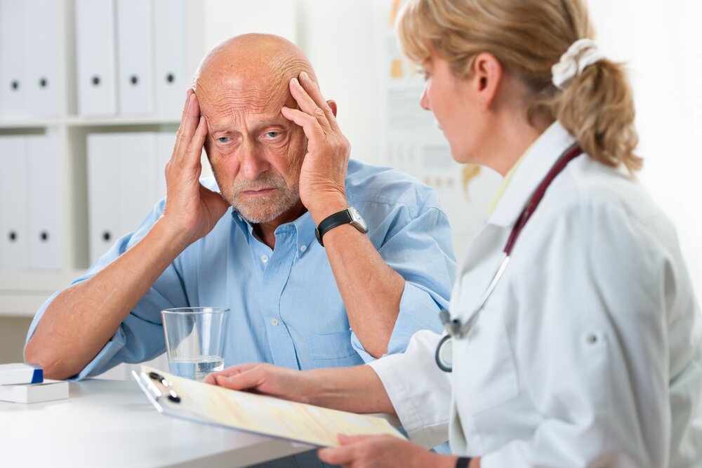 Доказано научно: болезнью Альцгеймера можно заразиться от другого человека