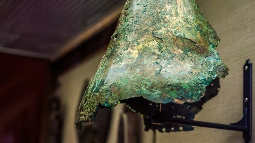 В Оренбургской области нашли древний шлем грозного воина Золотой Орды - уникальные кадры