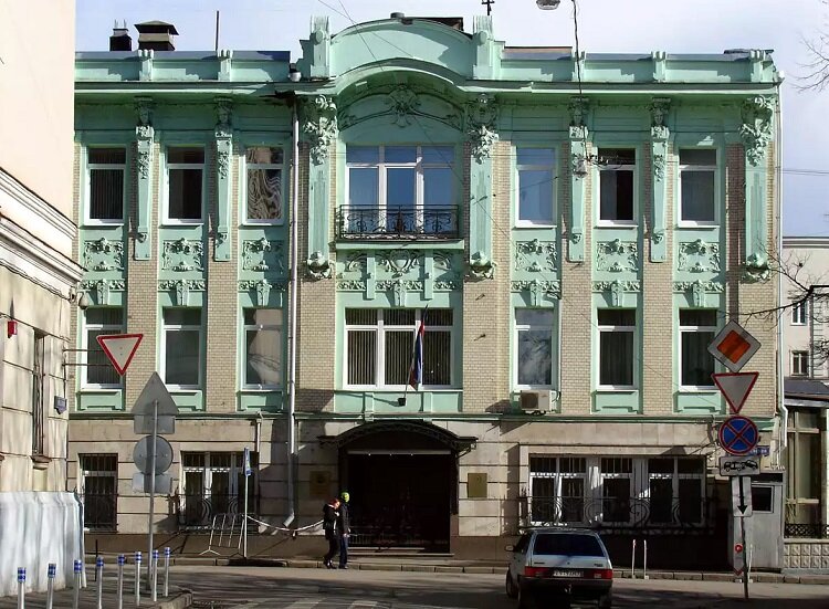 Жительница Москвы совершила нападение на Посольство Азербайджана: подробности