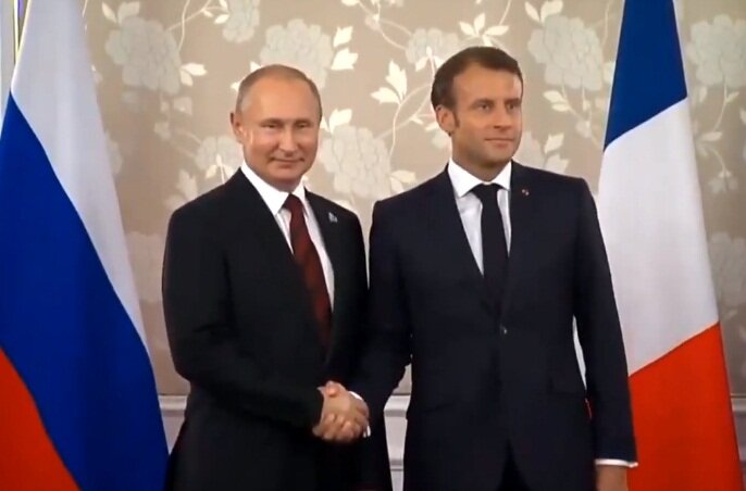 Макрон на встрече с Путиным назвал возможную дату переговоров "Нормандской четверки"